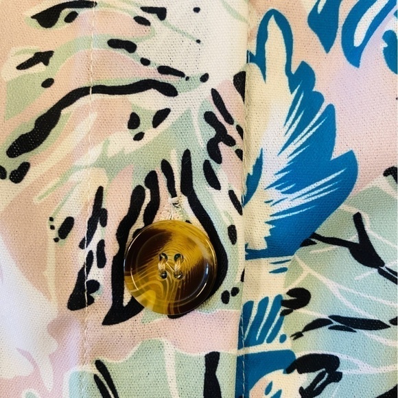 Buttoned tank top pastel colours wood buttons leaves foliage adjustable straps - Picture 8 of 11